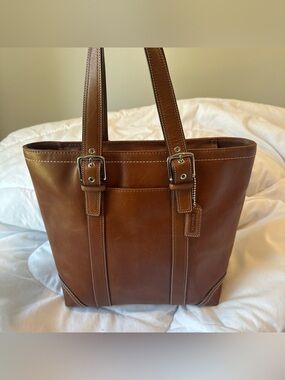 Coach Brown Leather Tote Bag - Classic Hamptons purse